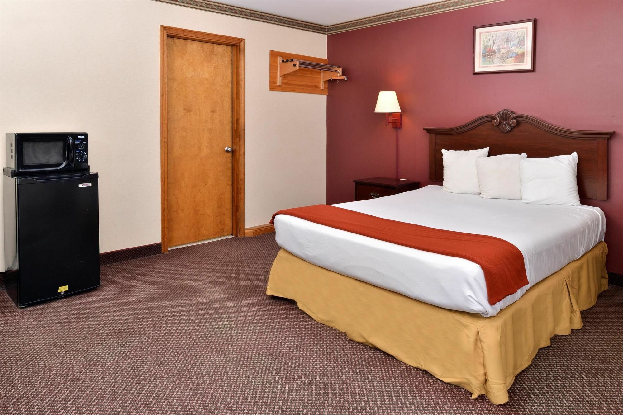 Americas Best Value Inn & Suites Wolcott Екстериор снимка